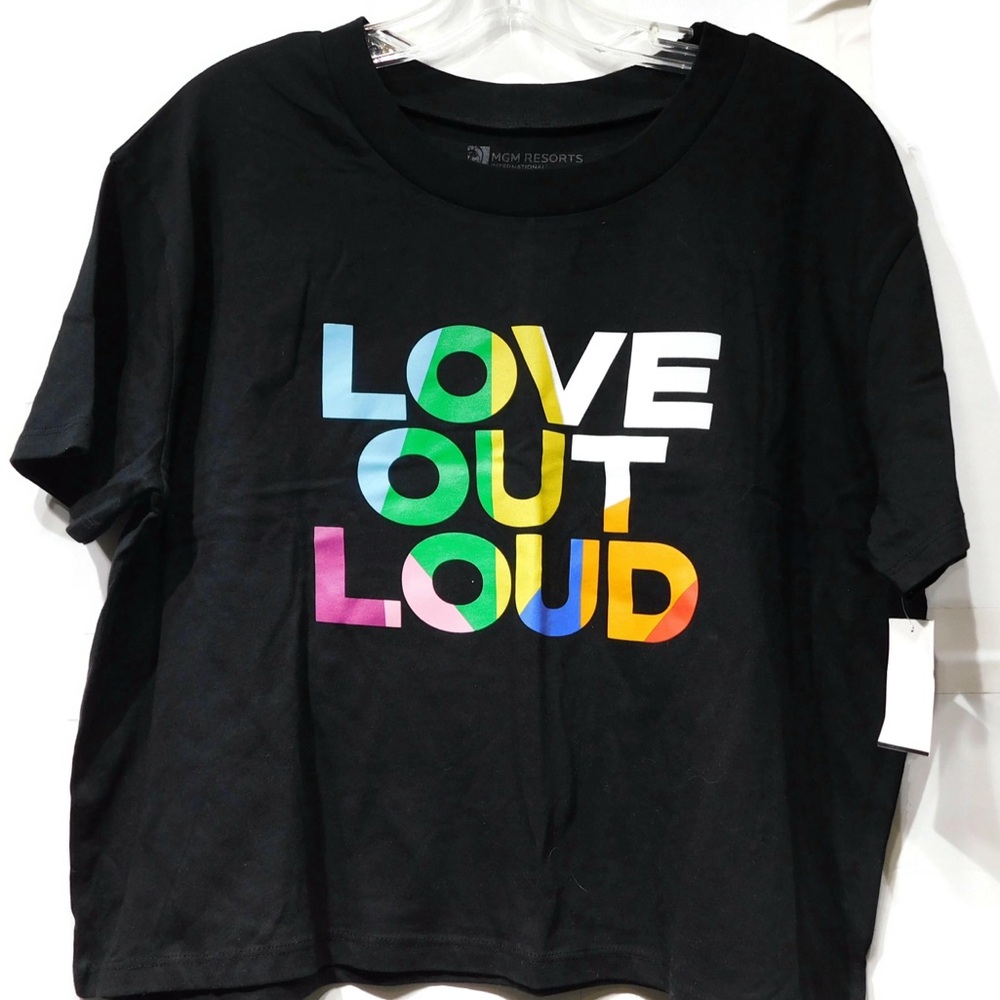 MGM Resorts International -Love Out Loud- Crop Top Women’s Size XL new with tags
